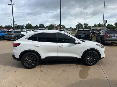 Used 2020 Ford Escape SE FWD image 4