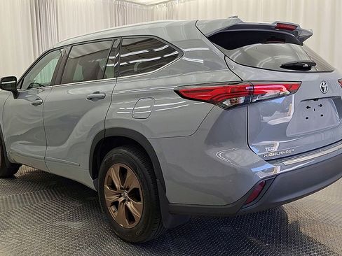 Certified 2022 Toyota Highlander Bronze Edition AWD/4WD image 13