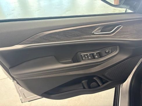 New 2026 Jeep Grand Cherokee L 4WD image 16