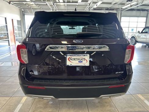 Used 2023 Ford Explorer XLT w/ Equipment Group 202A AWD/4WD image 14