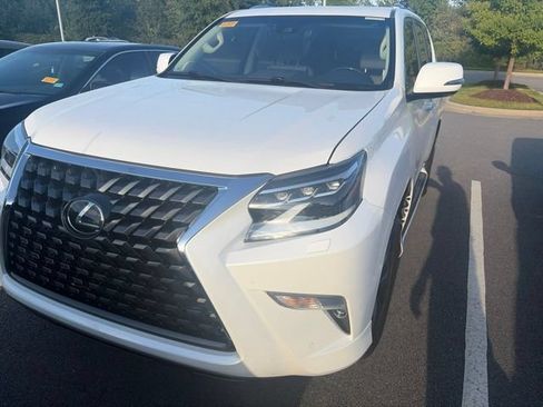 Used 2022 Lexus GX 460 Premium w/ Premium Package AWD/4WD image 2
