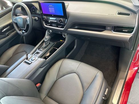 Used 2026 Toyota Grand Highlander AWD Hybrid image 17