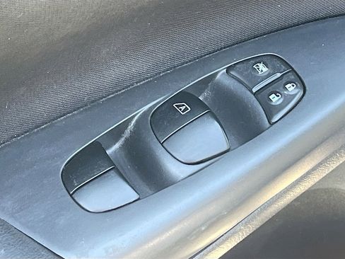 Used 2018 Nissan Sentra SR image 17