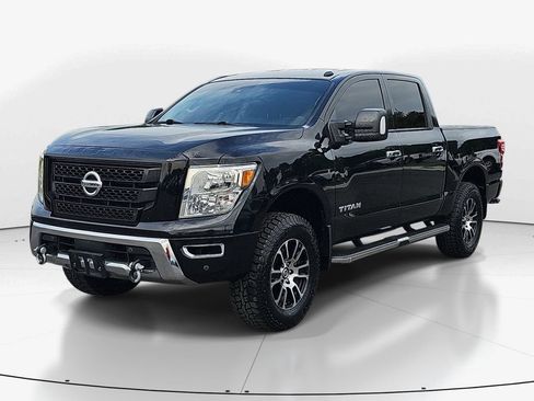 Used 2021 Nissan Titan SV w/ SV Convenience Package AWD/4WD image 11