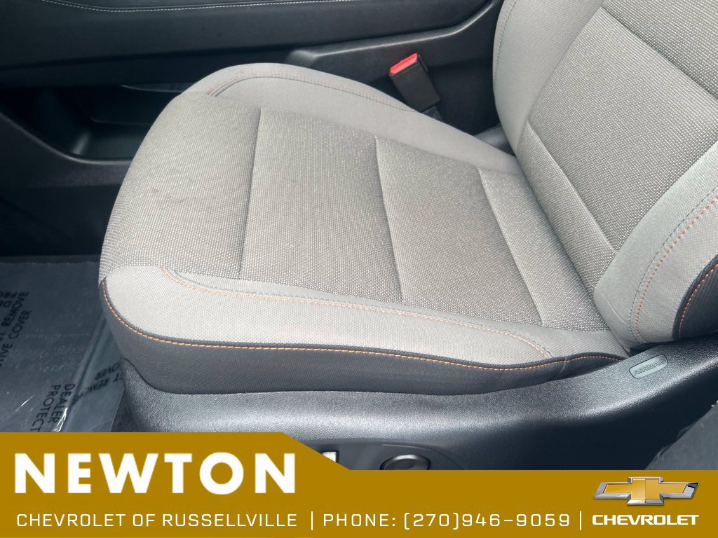 Used 2026 Chevrolet Traverse LT w/ Driver Confidence Package FWD image 6