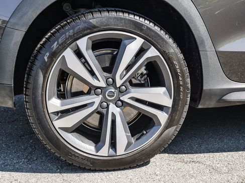Used 2025 Volvo V60 B5 Cross Country Plus AWD/4WD image 8