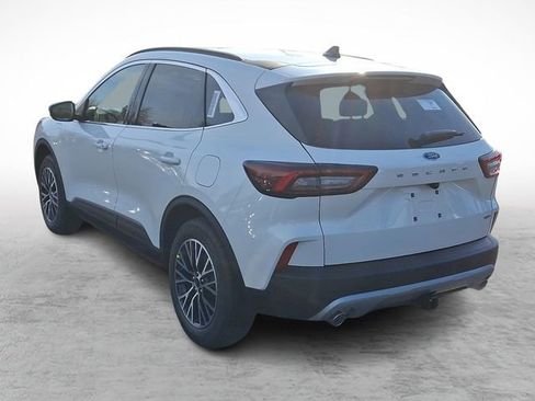 New 2025 Ford Escape SE w/ Class II Trailer Tow Package image 4