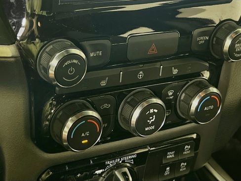 Used 2022 RAM 1500 Big Horn AWD/4WD image 20