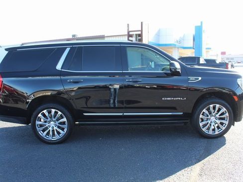 Used 2023 GMC Yukon Denali w/ Denali Reserve Package image 2