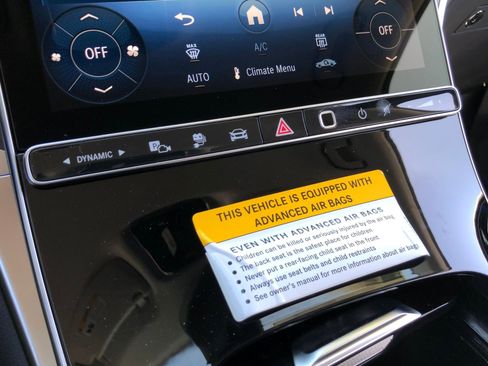 New 2025 Mercedes-Benz GLC 350e 4MATIC image 26