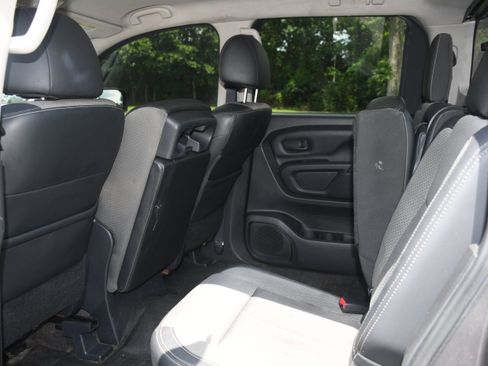 Used 2017 Nissan Titan S RWD image 14