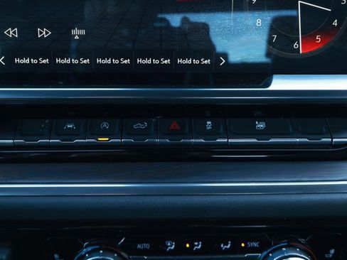 Used 2025 GMC Sierra 1500 SLT image 19