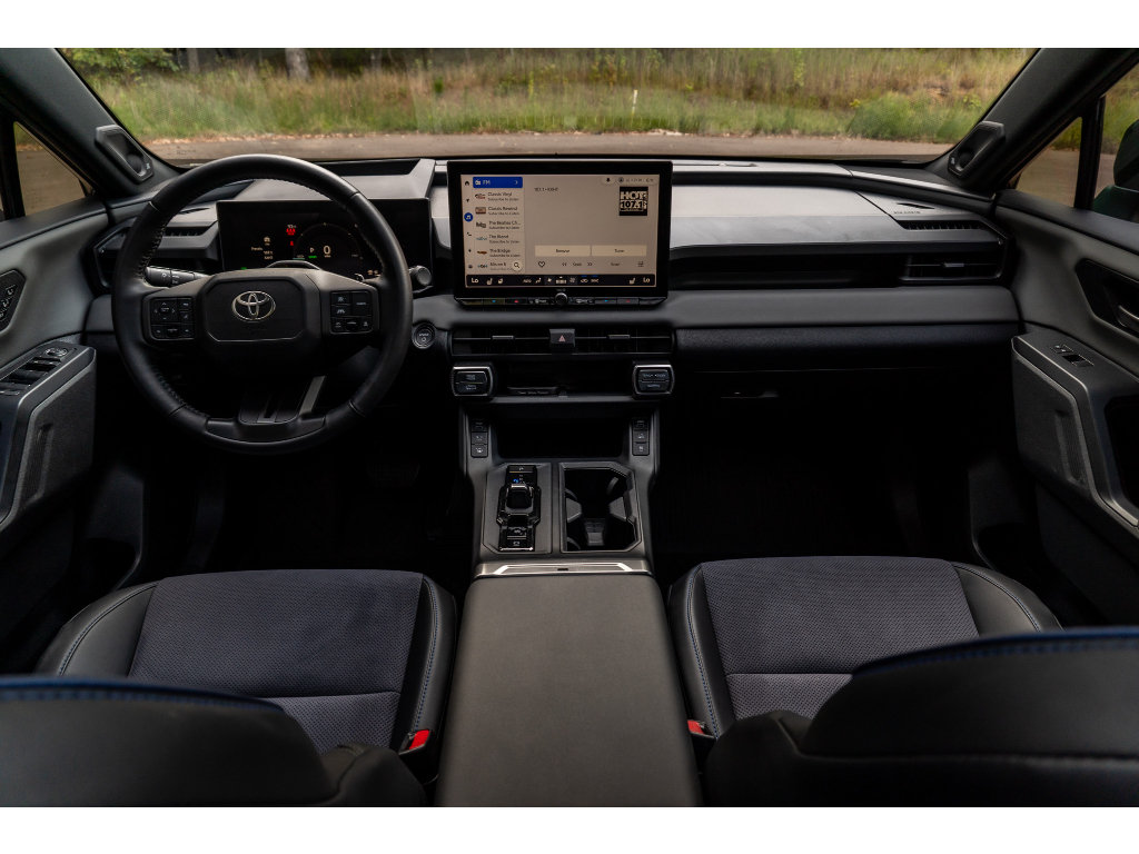 Used 2026 Toyota RAV4 XSE w/ Panoramic Sun Roof Package AWD/4WD image 20