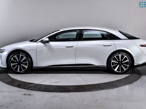 Used 2024 Lucid Air Touring image 3