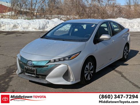 Used 2017 Toyota Prius Prime Premium FWD image 7
