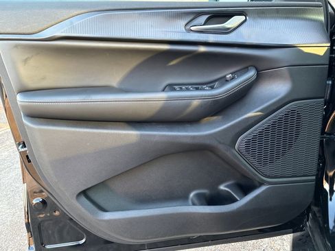 New 2025 Jeep Grand Cherokee Laredo X w/ Luxury Tech Group I image 11