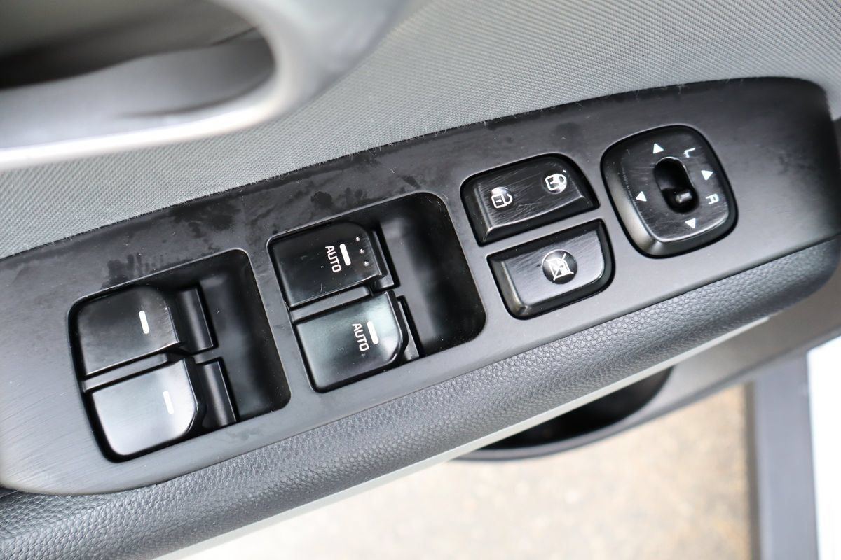 Used 2015 Kia Soul + FWD image 27
