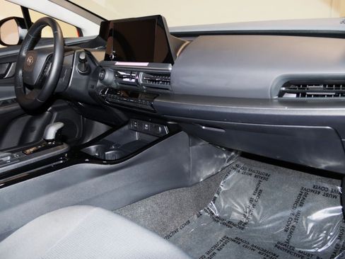 Used 2026 Toyota Prius LE FWD image 54