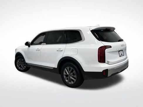 Used 2023 Kia Telluride LX image 3