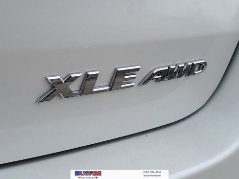 Used 2019 Toyota Highlander XLE AWD/4WD image 8