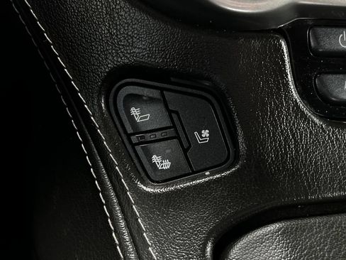 Used 2018 Chevrolet Tahoe Premier RWD image 22