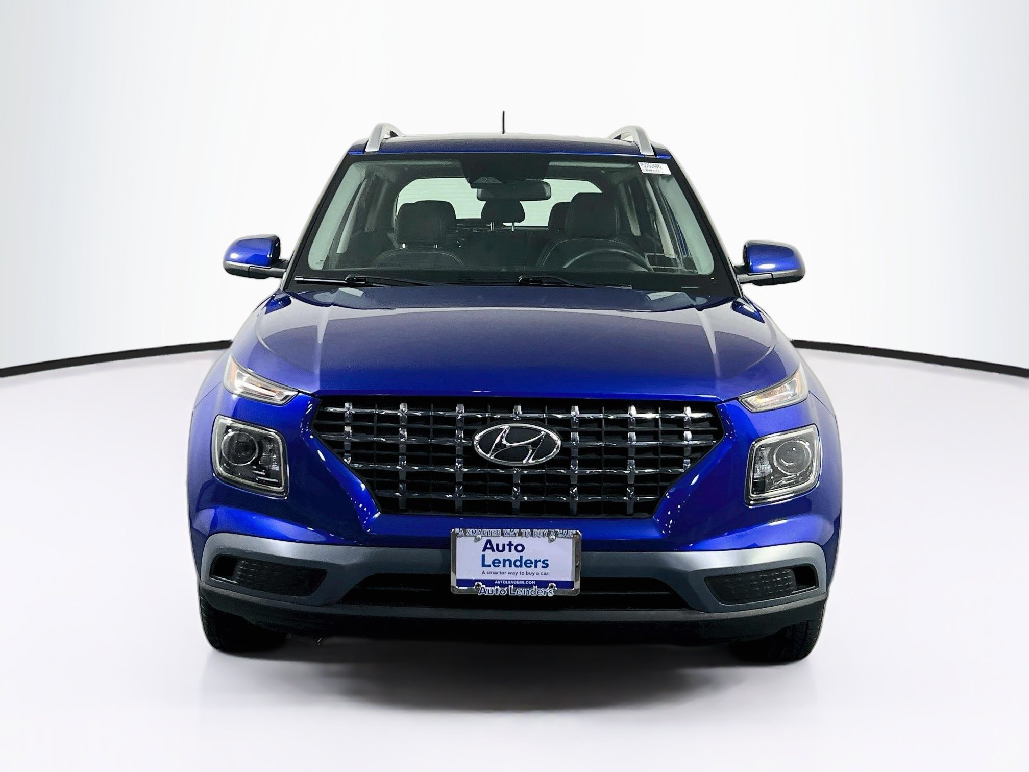 Used 2023 Hyundai Venue SEL FWD image 2