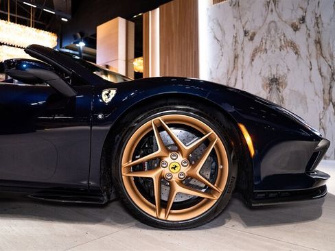 Used 2022 Ferrari F8 Tributo RWD image 39