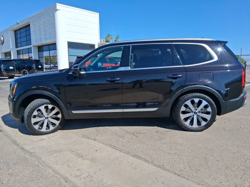 Used 2022 Kia Telluride S AWD/4WD image 2