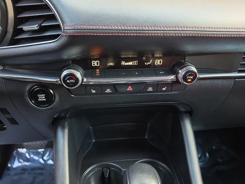 Used 2023 MAZDA MAZDA3 s FWD image 16