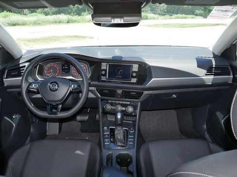 Used 2020 Volkswagen Jetta SE w/ SE Cold Weather Package FWD image 39