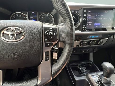 Used 2022 Toyota Tacoma SR5 w/ Technology Package image 16