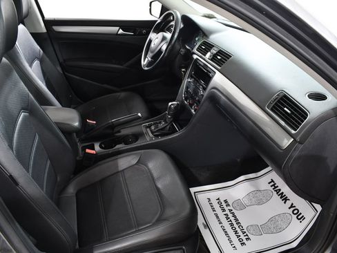 Used 2015 Volkswagen Passat 1.8T Wolfsburg Edition FWD image 10