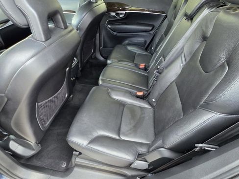 Used 2018 Volvo XC90 T6 Momentum w/ Convenience Package AWD/4WD image 9