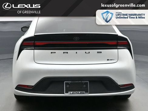 Used 2023 Toyota Prius LE FWD image 7