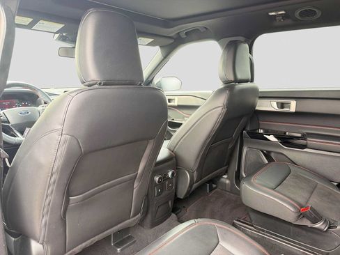 Certified 2024 Ford Explorer ST-Line w/ Class IV Trailer Tow Package AWD/4WD image 17