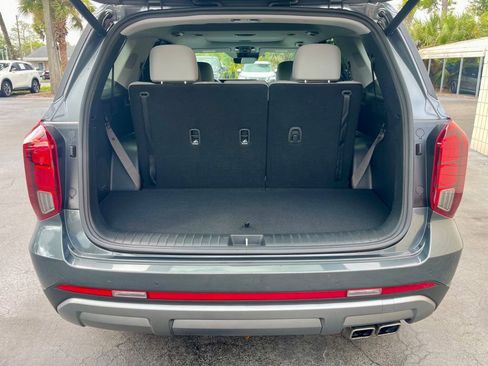Used 2024 Hyundai Palisade SEL w/ Premium Package FWD image 5