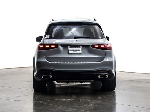 New 2026 Mercedes-Benz GLS 580 4MATIC image 3
