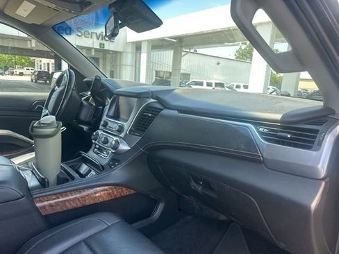 Used 2018 Chevrolet Suburban Premier AWD/4WD image 25