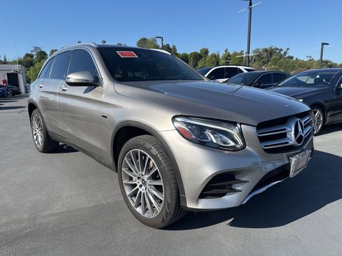 Used 2019 Mercedes-Benz GLC 350e 4MATIC image 3