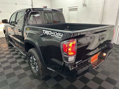 Used 2020 Toyota Tacoma TRD Off-Road w/ Technology Package AWD/4WD image 7