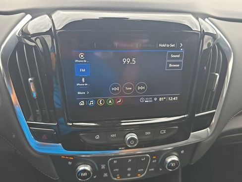 Used 2023 Chevrolet Traverse Premier FWD image 23