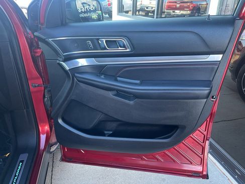 Used 2018 Ford Explorer Sport image 13