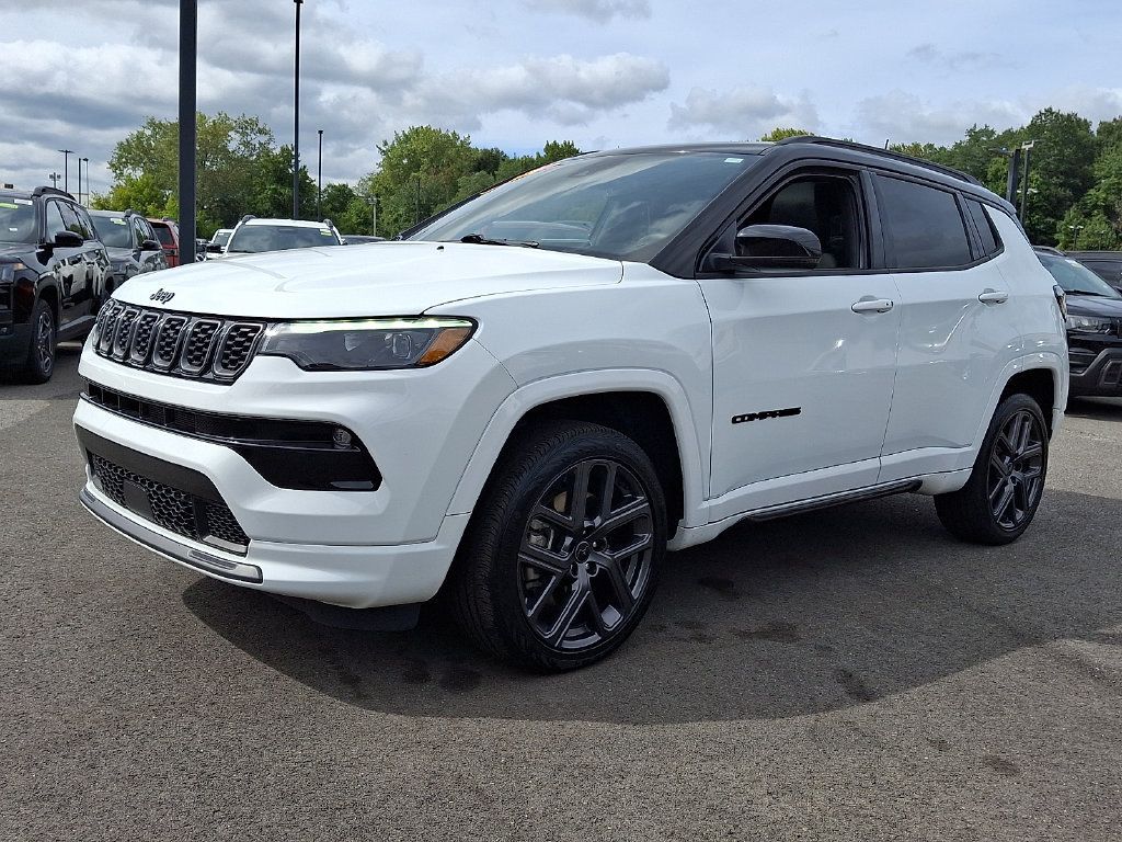 Certified 2025 Jeep Compass Limited w/ High Altitude Package AWD/4WD image 3
