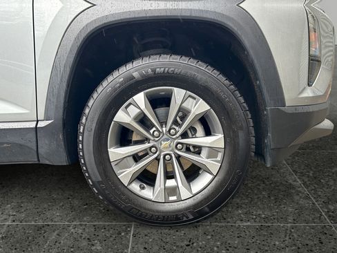 Used 2025 Chevrolet Equinox LT AWD/4WD image 9