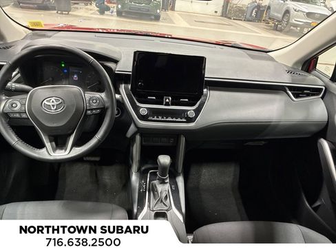Used 2023 Toyota Corolla Cross LE image 2