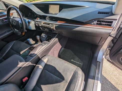 Used 2014 Lexus ES 350 w/ Luxury Package image 19
