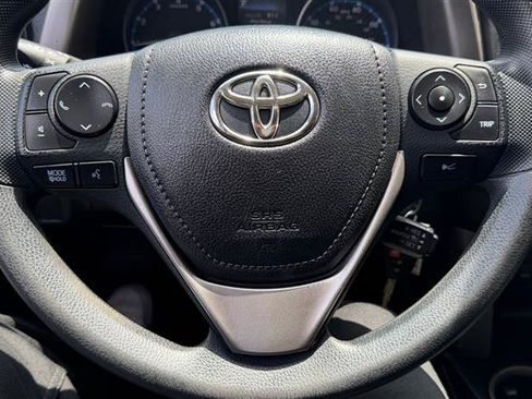 Used 2017 Toyota RAV4 LE AWD/4WD image 30