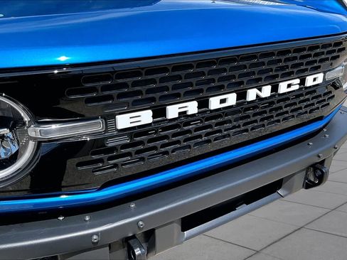 Certified 2025 Ford Bronco Big Bend w/ Black Diamond Package AWD/4WD image 30