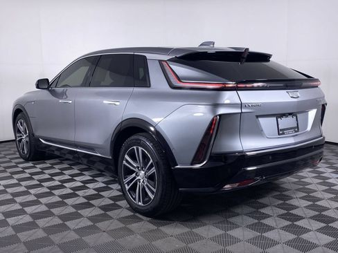 Certified 2024 Cadillac Lyriq Luxury AWD/4WD image 18