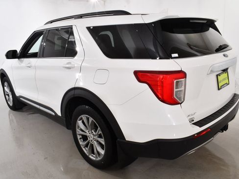 Used 2022 Ford Explorer XLT w/ Equipment Group 202A AWD/4WD image 15
